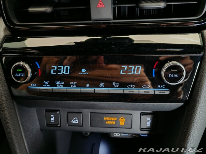 Toyota Yaris Cross 1,5 Hybrid e-CVT 130k 4x4 2025