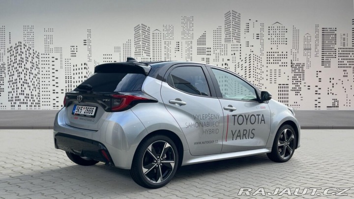 Toyota Yaris 1,5 Hybrid e-CVT 130k Pre 2025