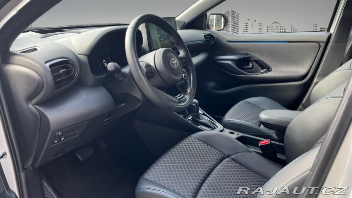 Toyota Yaris 1,5 Hybrid e-CVT 130k Pre 2025