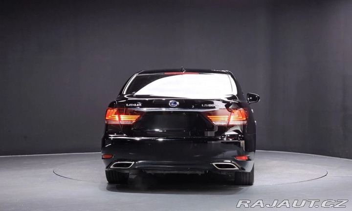 Lexus LS 600h L Ottoman 2016