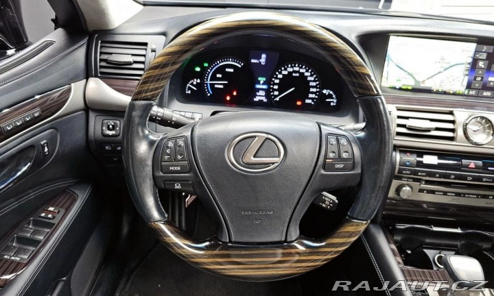 Lexus LS 600h L Ottoman 2016