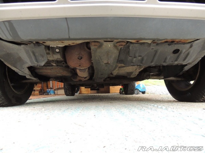 Nissan X-Trail 2,5 T30 121kw rok 2004 2004