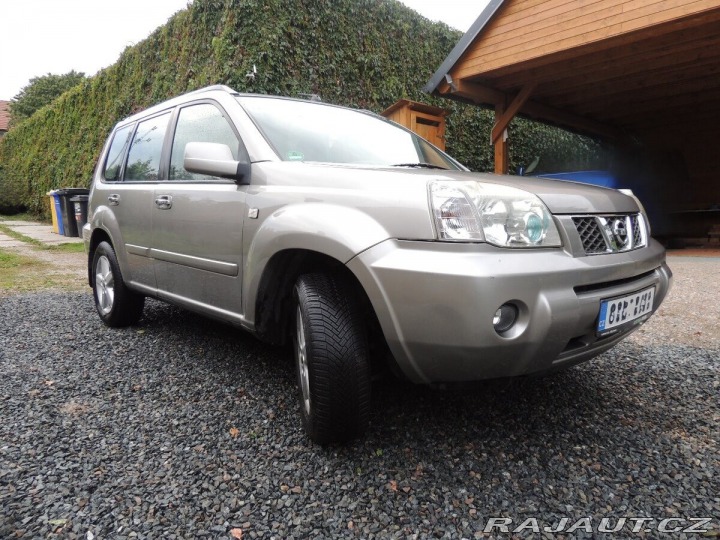 Nissan X-Trail 2,5 T30 121kw rok 2004 2004