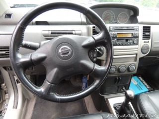 Nissan X-Trail 2,5   T30 121kw rok 2004 2004