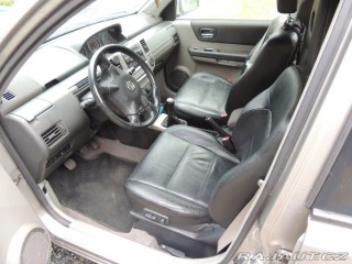 Nissan X-Trail 2,5   T30 121kw rok 2004 2004
