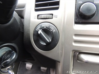Nissan X-Trail 2,5   T30 121kw rok 2004 2004