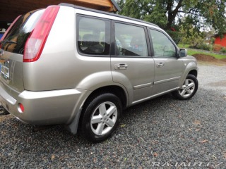 Nissan X-Trail 2,5   T30 121kw rok 2004 2004