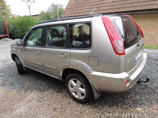Nissan X-Trail 2,5   T30 121kw rok 2004 2004