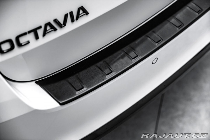 Škoda Octavia Combi RS 180kW DSG 2023