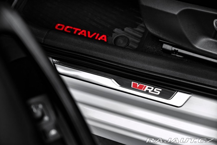 Škoda Octavia Combi RS 180kW DSG 2023