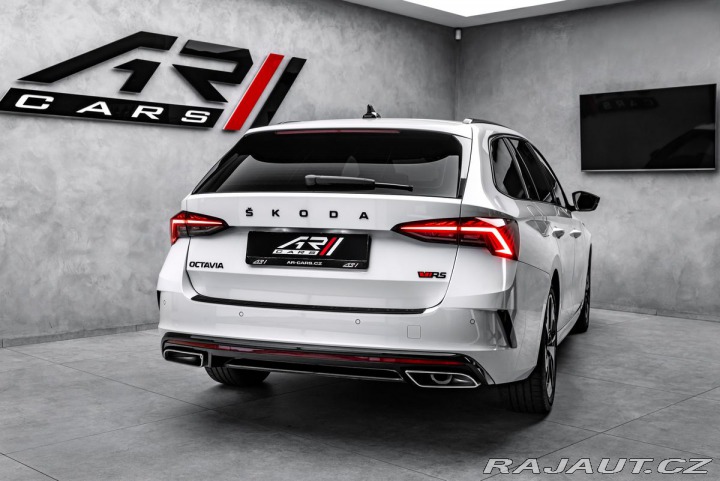 Škoda Octavia Combi RS 180kW DSG 2023