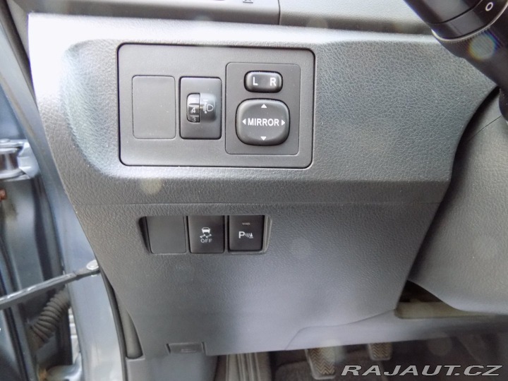 Toyota Verso 2.0 D-4D/1.Maj.ČR/keyless 2013