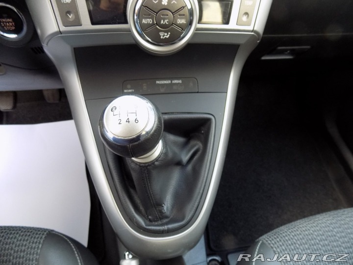 Toyota Verso 2.0 D-4D/1.Maj.ČR/keyless 2013