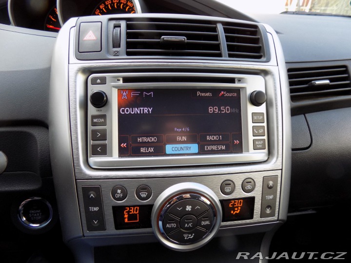 Toyota Verso 2.0 D-4D/1.Maj.ČR/keyless 2013