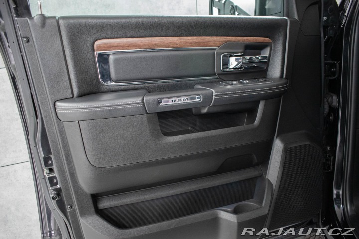 Dodge RAM 5.7 LARAMIE*ČR OUTLET*LPG 2019