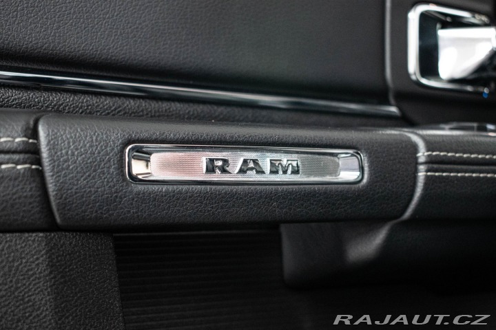 Dodge RAM 5.7 LARAMIE*CLASSIC*REZER 2019