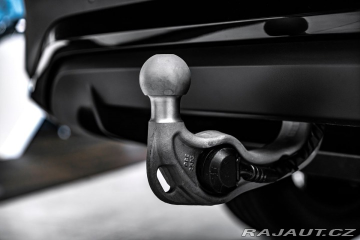 Volkswagen Ostatní modely 2,0TDI DSG People LED Taž 1800