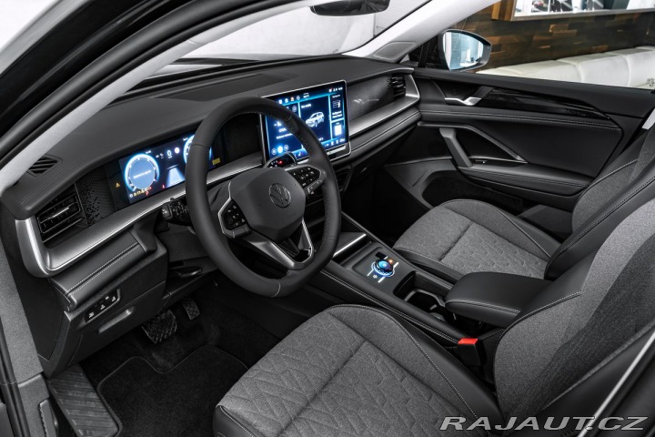 Volkswagen Ostatní modely 2,0TDI DSG People LED Taž 1800