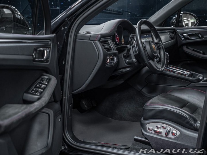 Porsche Macan GTS 2024