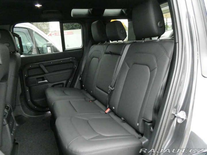 Land Rover Defender 110 3,0 X-Dynamic SE D250 2025