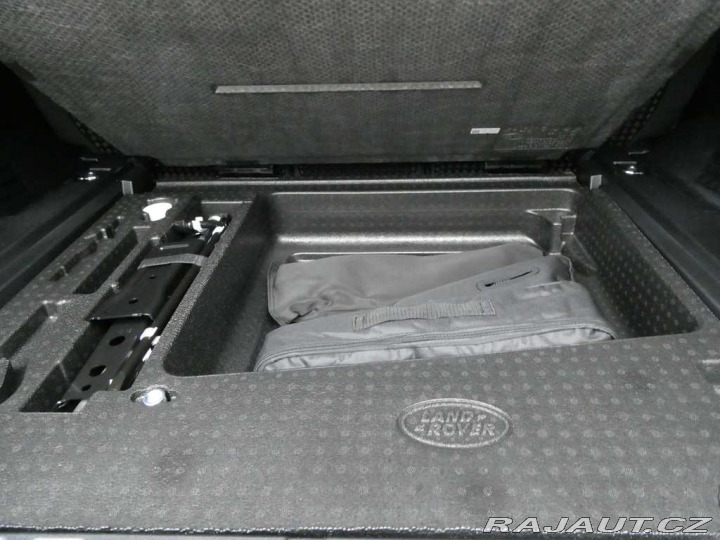 Land Rover Defender 110 3,0 X-Dynamic SE D250 2025