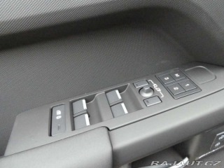 Land Rover Defender 110 3,0 X-Dynamic SE D250 2025