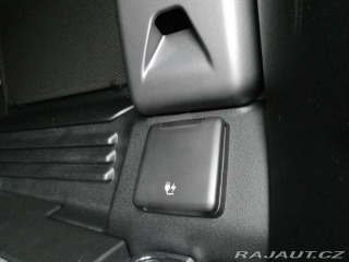 Land Rover Defender 110 3,0 X-Dynamic SE D250 2025