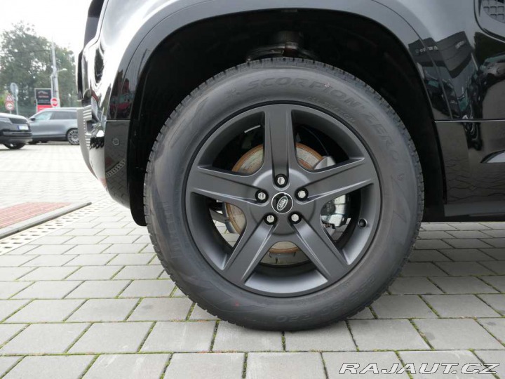 Land Rover Defender 110 3,0 X-Dynamic SE D200 2025