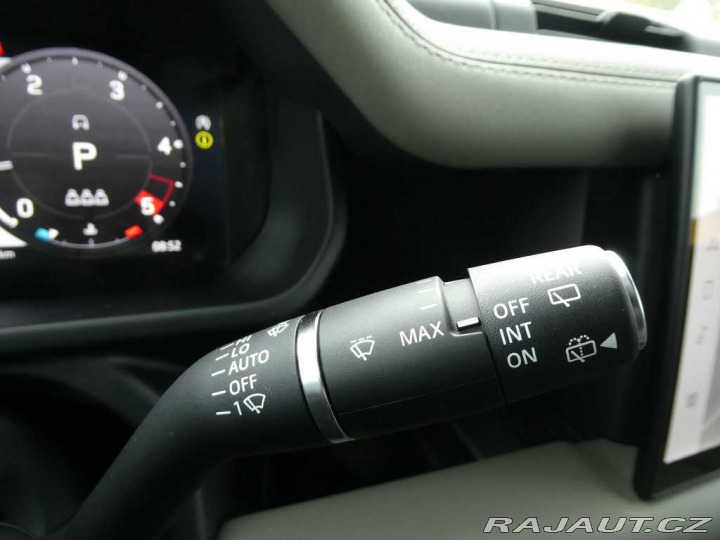 Land Rover Defender 110 3,0 X-Dynamic SE D200 2026