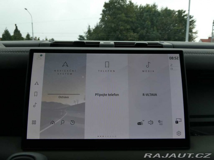 Land Rover Defender 110 3,0 X-Dynamic SE D200 2026