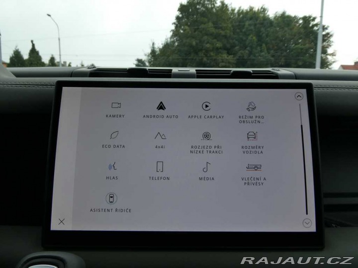 Land Rover Defender 110 3,0 X-Dynamic SE D200 2025