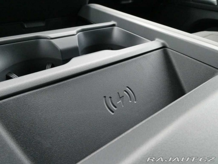 Land Rover Defender 110 3,0 X-Dynamic SE D200 2026