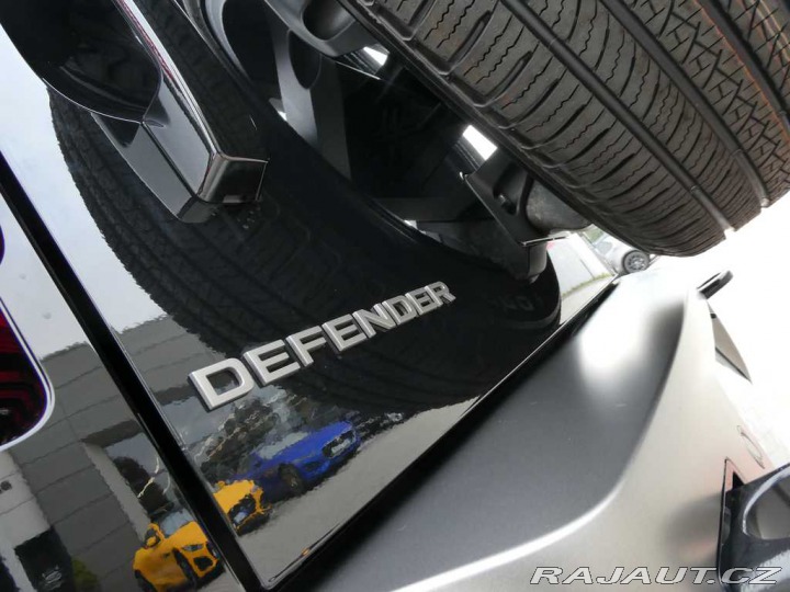 Land Rover Defender 110 3,0 X-Dynamic SE D200 2026