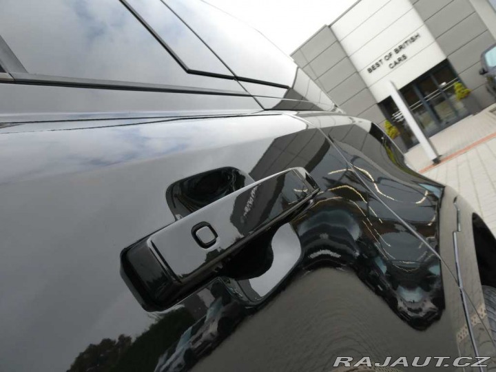 Land Rover Defender 110 3,0 X-Dynamic SE D200 2026