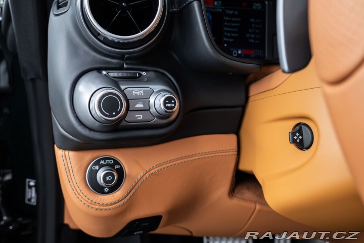 Ferrari Portofino M Karbon/JBL/LED/360 2023