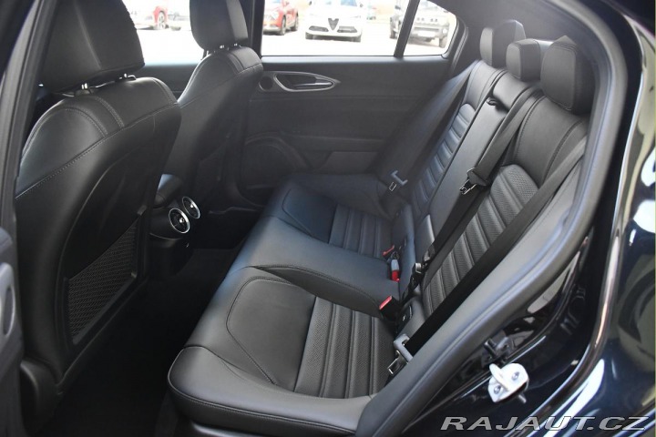 Alfa Romeo Giulia 2.0TURBO 16V 206kW AT8-Q4 2024