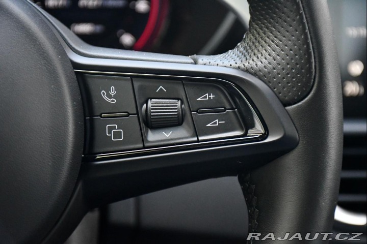 Alfa Romeo Giulia 2.0TURBO 16V 206kW AT8-Q4 2024