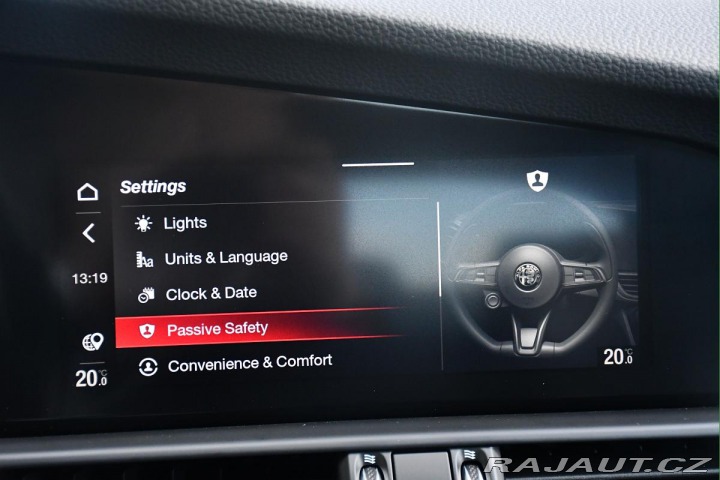Alfa Romeo Giulia 2.0TURBO 16V 206kW AT8-Q4 2024