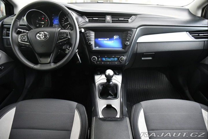 Toyota Avensis 2.0D ČR MOTOR BMW TAŽNÉ K 2015