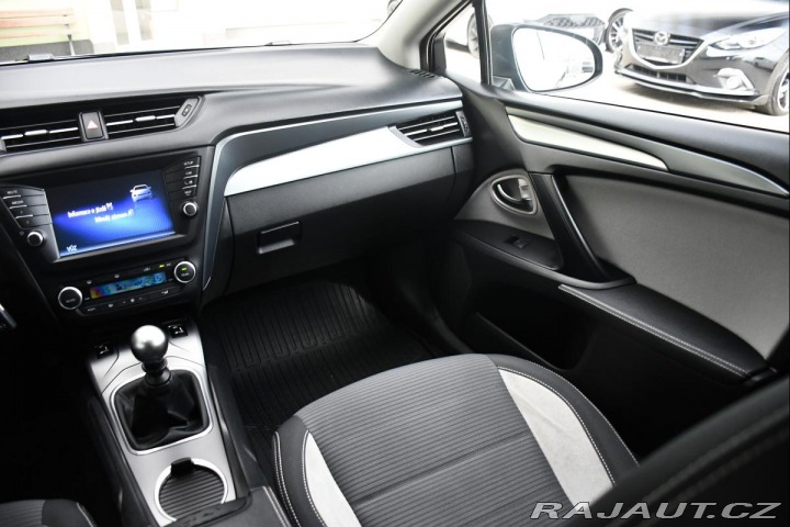 Toyota Avensis 2.0D ČR MOTOR BMW TAŽNÉ K 2015