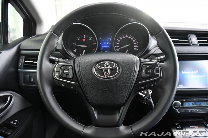 Toyota Avensis 2.0D ČR MOTOR BMW TAŽNÉ K 2015