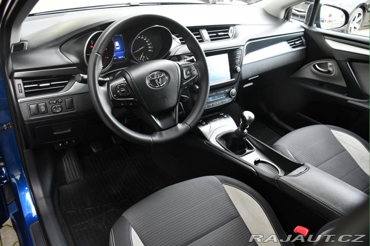 Toyota Avensis 2.0D ČR MOTOR BMW TAŽNÉ K 2015