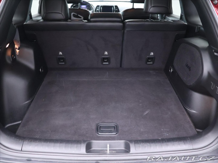 Jeep Cherokee 3,2 200kW AWD Kamera 1.Ma 2019