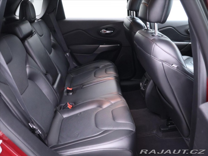 Jeep Cherokee 3,2 200kW AWD Kamera 1.Ma 2019