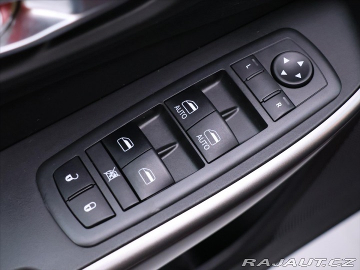 Jeep Cherokee 3,2 200kW AWD Kamera 1.Ma 2019