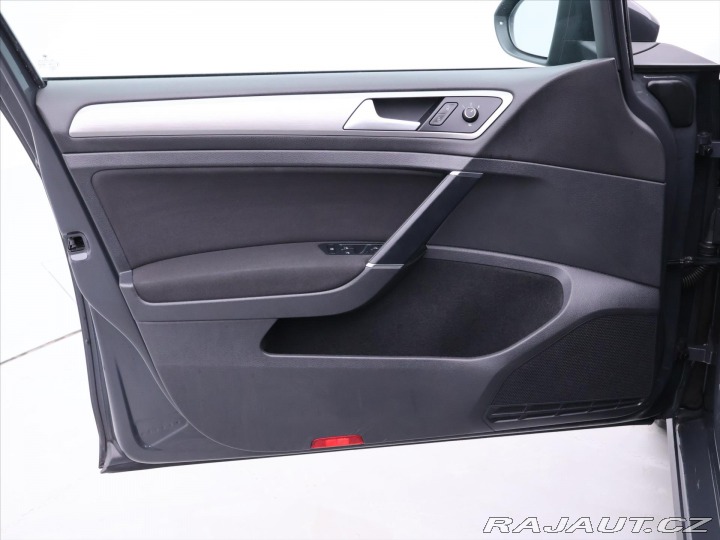 Volkswagen Golf 1,4 TSI 90kW Comfotline D 2014