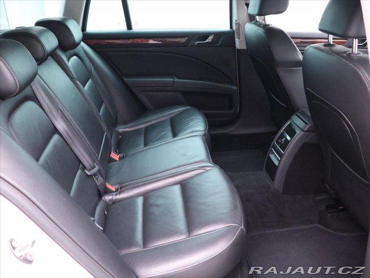 Škoda Superb 2,0 TDI 125kW DSG Eleganc 2011