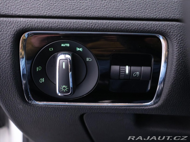 Škoda Superb 2,0 TDI 125kW DSG Eleganc 2011
