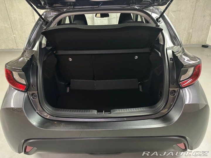 Toyota Yaris Comfort 1.5 Hybrid e-CVT 1800