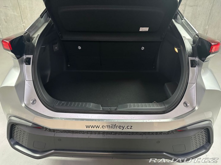 Toyota C-HR Style 2.0 Hybrid 135kW E- 2025